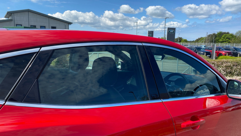 Jaguar E-Pace 1.5 P300e R-Dynamic SE 5dr Auto Estate
